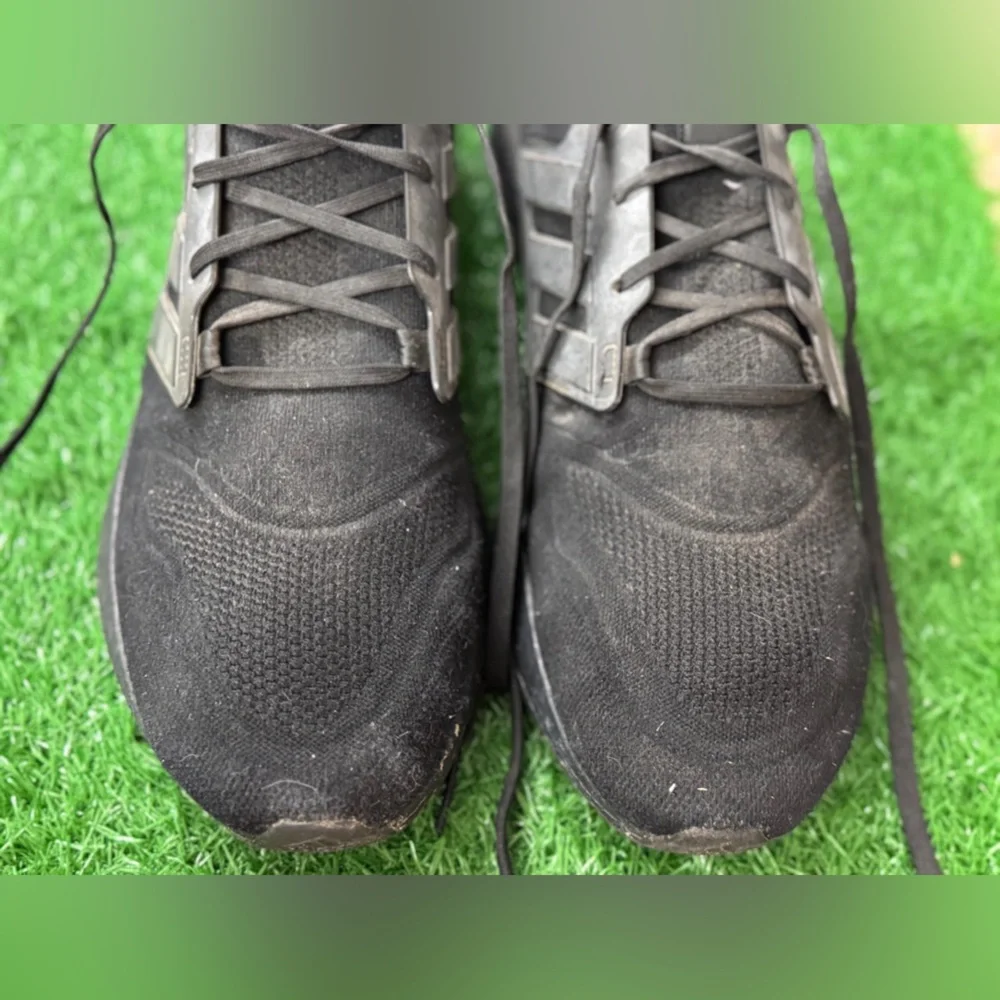Adidas Ultra Boost 22 Triple Black Size‎ 17